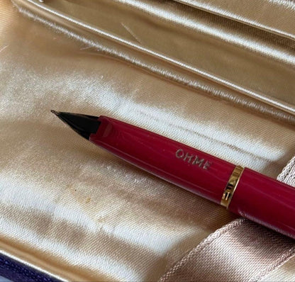 PILOT pen featuring a 14K gold nib with fountain pen and ballpoint pen functionality