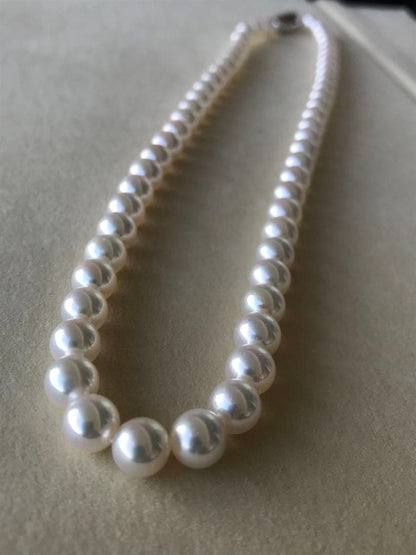 New Akoya Pearl Necklace featuring 7.5 mm round pink-based white pearls with appraisal certificate
