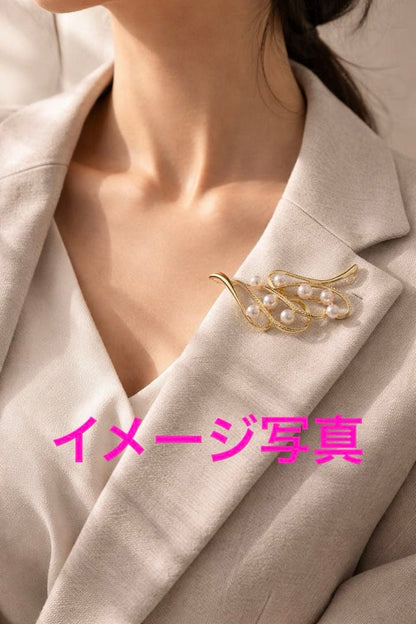 Akoya pearl silver choker necklace with gold color accents and matching brooch measuring 66mm by 30mm
