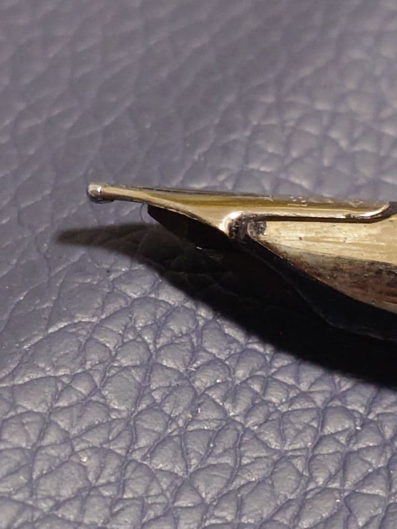 Close-up of Waterman Fountain Pen with 18K gold nib shown in detail