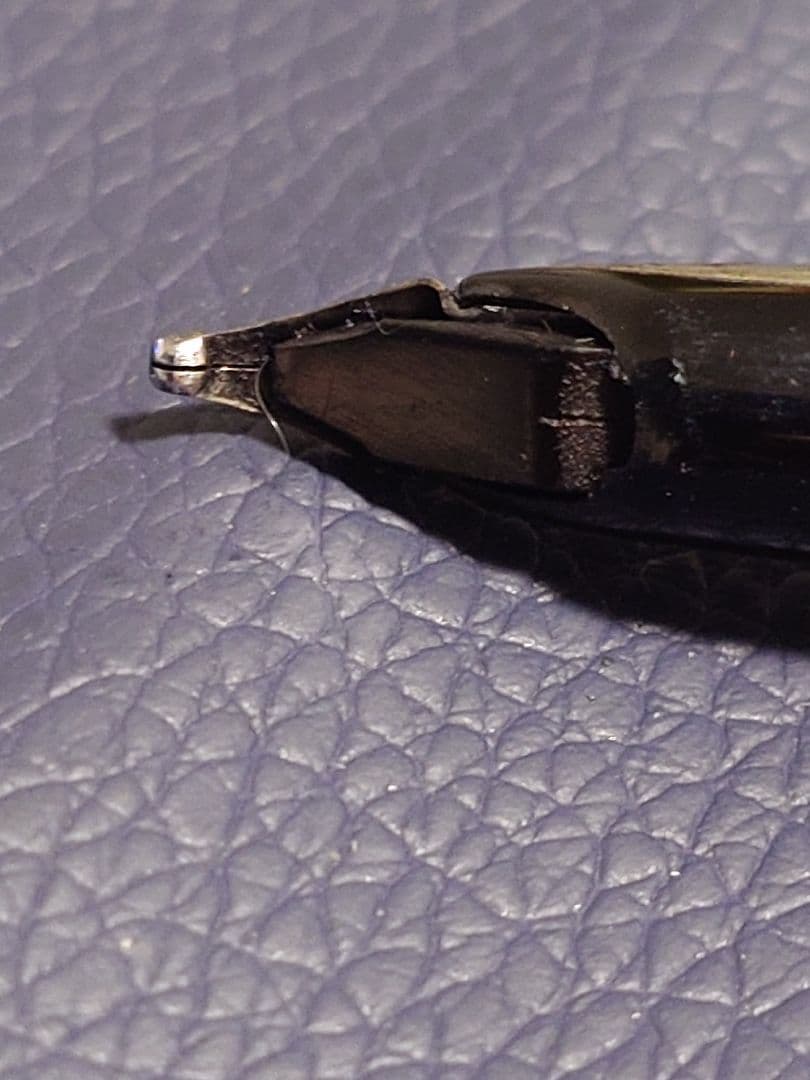 Close-up of Waterman Fountain Pen with 18K gold nib shown in detail