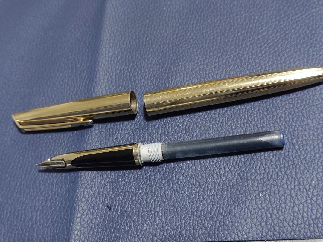 Close-up of Waterman Fountain Pen with 18K gold nib shown in detail