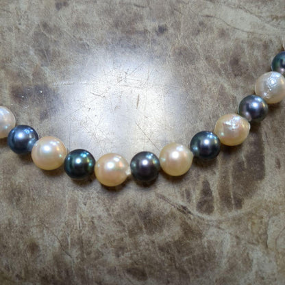 Multi-color Akoya pearl necklace with 925 stamp, length approximately 42 to 46 cm