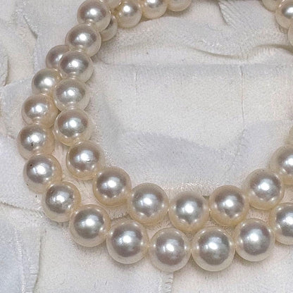 Tasaki Akoya Pearl Necklace featuring 7.5-8mm pearls with silver clasp, 43cm length