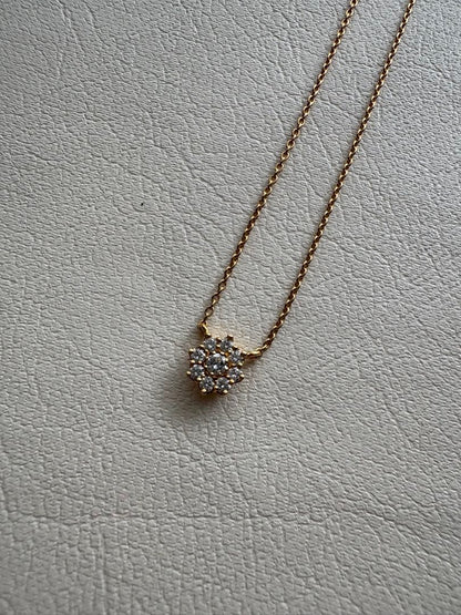 Bellesiora Diamond Necklace in gold K18 featuring sparkling diamonds on a delicate chain