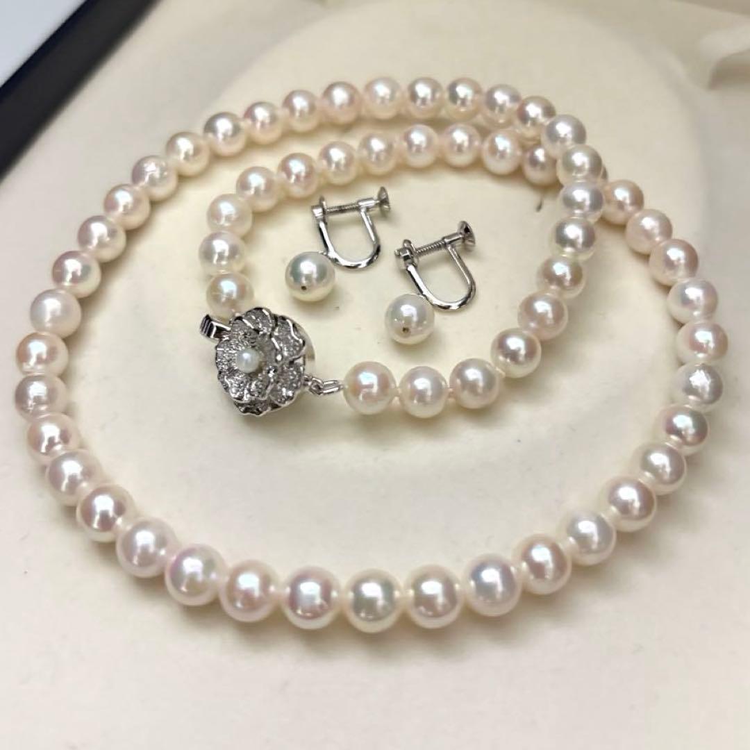 Aurora interference color Akoya pearl necklace and matching earrings with round white pearls and silver accents