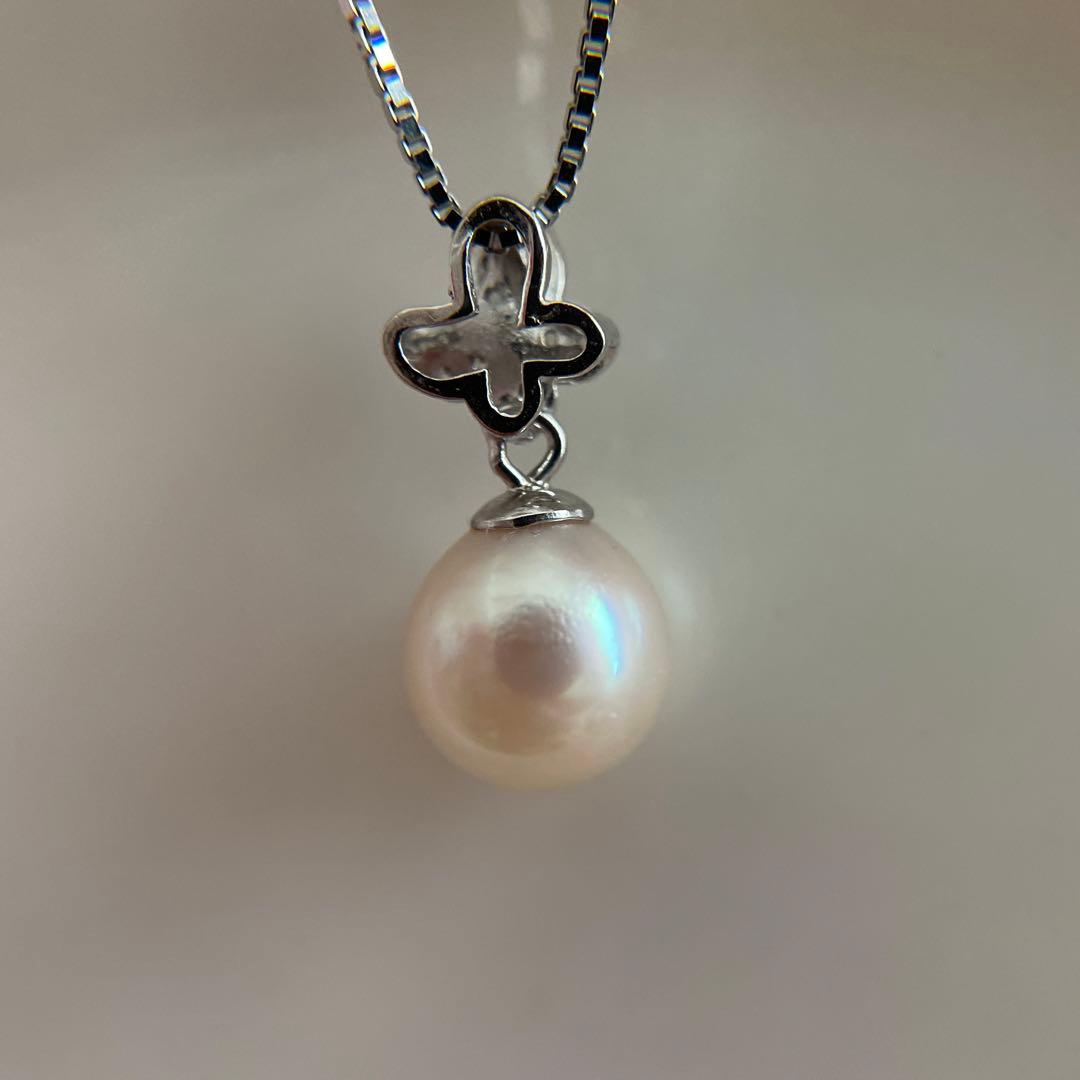 Uwajima Akoya 8.7mm single pearl necklace with butterfly motif on silver 925 chain