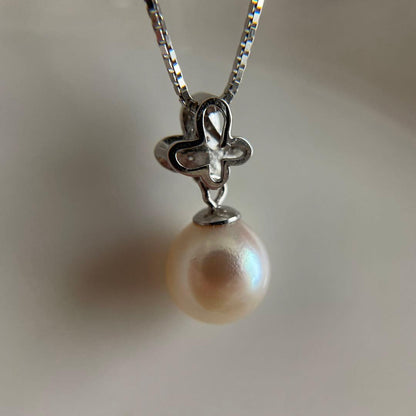 Uwajima Akoya 8.7mm single pearl necklace with butterfly motif on silver 925 chain