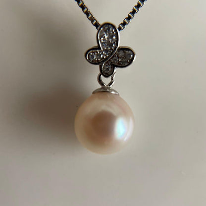 Uwajima Akoya 8.7mm single pearl necklace with butterfly motif on silver 925 chain