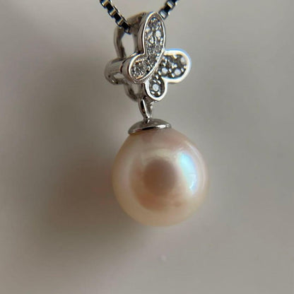 Uwajima Akoya 8.7mm single pearl necklace with butterfly motif on silver 925 chain