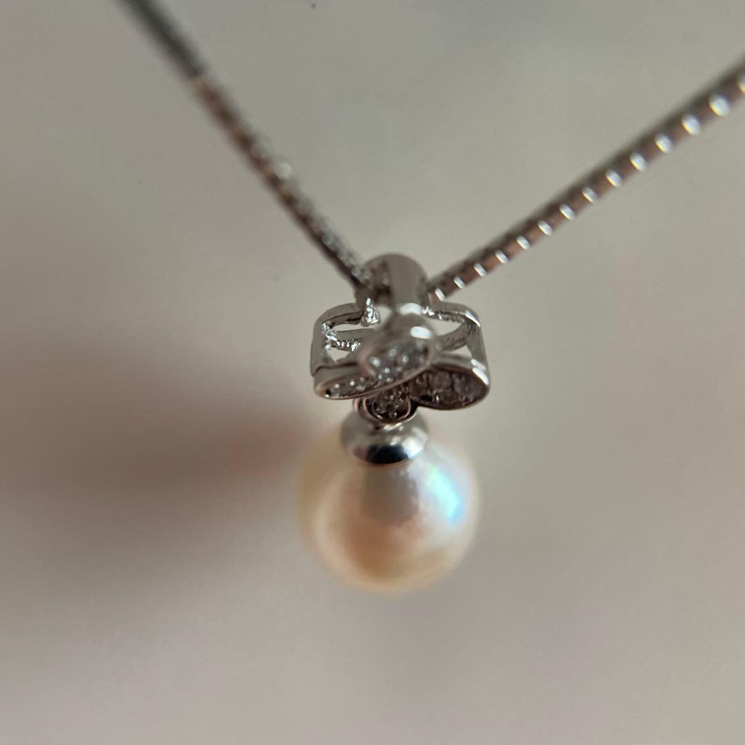 Uwajima Akoya 8.7mm single pearl necklace with butterfly motif on silver 925 chain