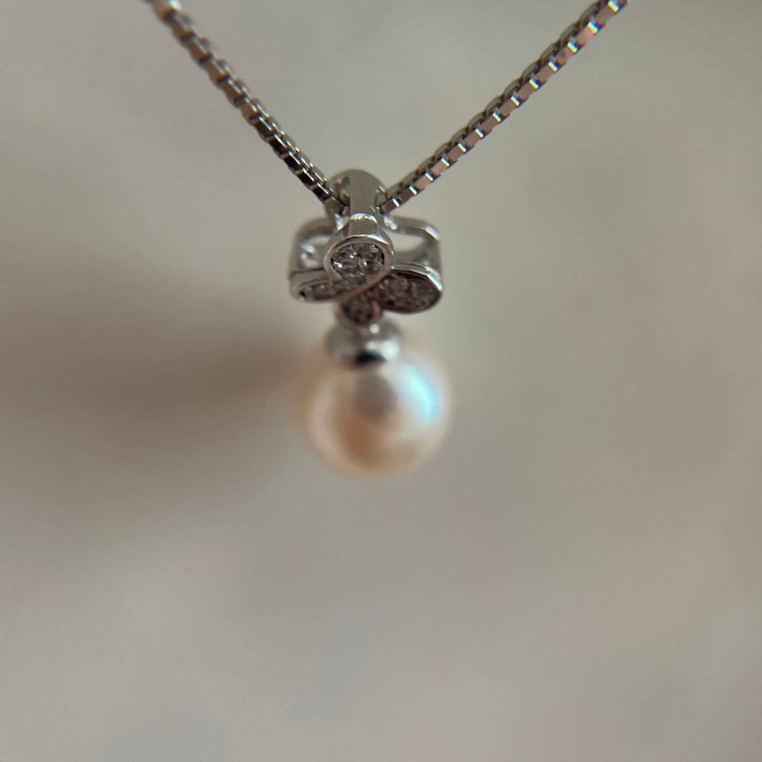 Uwajima Akoya 8.7mm single pearl necklace with butterfly motif on silver 925 chain
