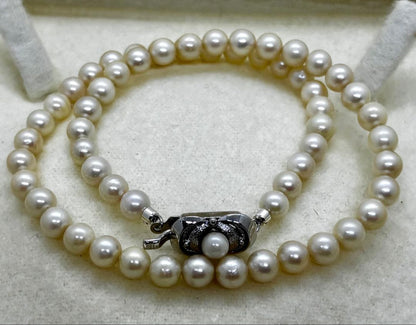 Akoya pearl necklace with 6-6.5 mm white pearls on a 40 cm strand