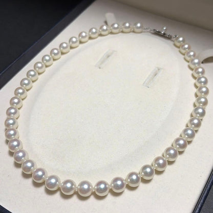 K14WG MIKIMOTO Akoya Pearl Necklace with 8.0mm pearls and strong luster, 39 cm length