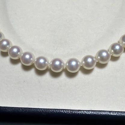 K14WG MIKIMOTO Akoya Pearl Necklace with 8.0mm pearls and strong luster, 39 cm length