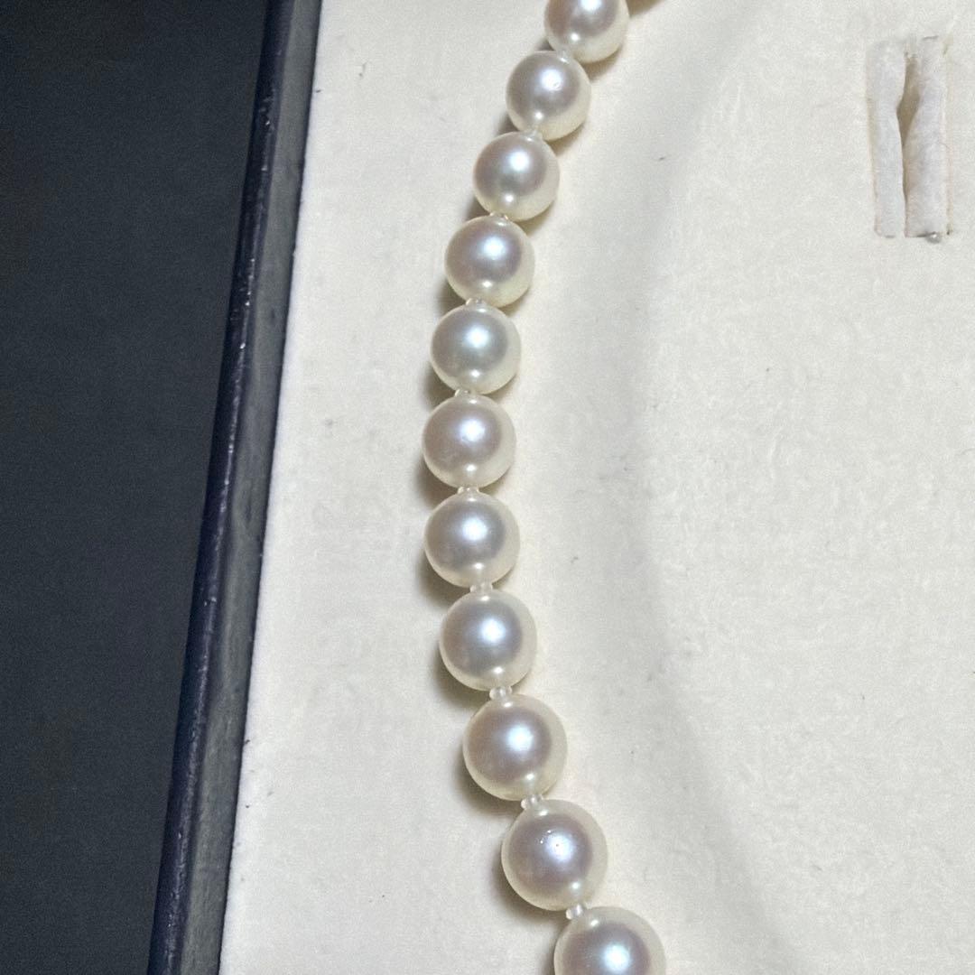 K14WG MIKIMOTO Akoya Pearl Necklace with 8.0mm pearls and strong luster, 39 cm length