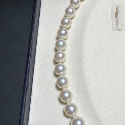 K14WG MIKIMOTO Akoya Pearl Necklace with 8.0mm pearls and strong luster, 39 cm length