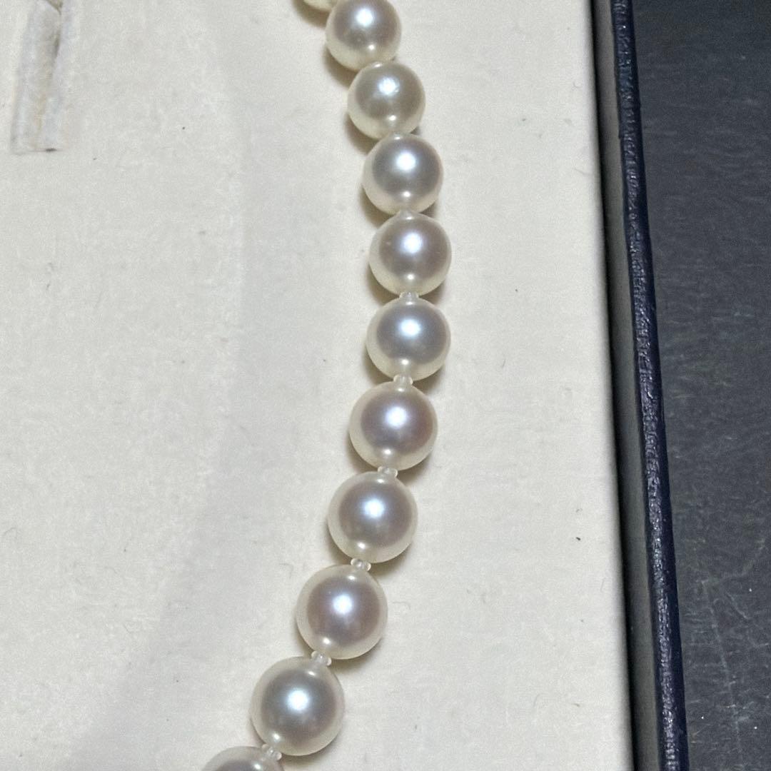 K14WG MIKIMOTO Akoya Pearl Necklace with 8.0mm pearls and strong luster, 39 cm length