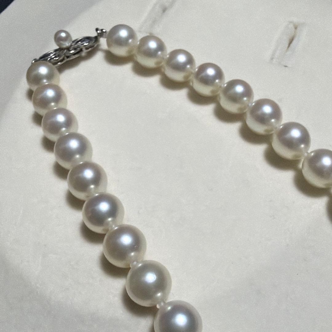 K14WG MIKIMOTO Akoya Pearl Necklace with 8.0mm pearls and strong luster, 39 cm length