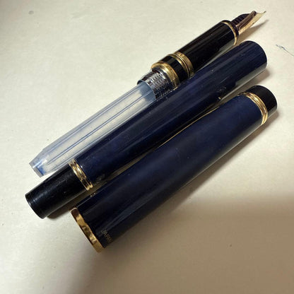 Pilot Pen GRANCE Blue Marble 14K fountain pen with blue marble barrel and gold accents