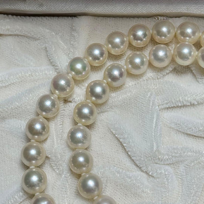 Akoya pearl necklace with 7.5-8.0mm white pearls and silver fittings, 43cm length