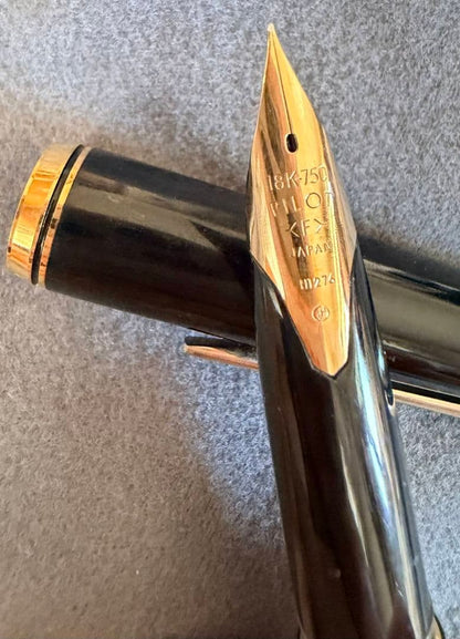 Pilot Fountain Pen with 18K 750 gold extra fine nib in black and gold finish