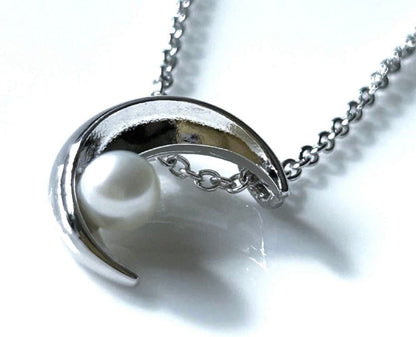 Tasaki pearl crescent necklace with genuine pearls on silver chain, adjustable 42 cm length