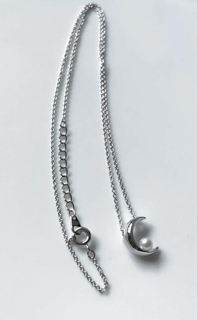 Tasaki pearl crescent necklace with genuine pearls on silver chain, adjustable 42 cm length