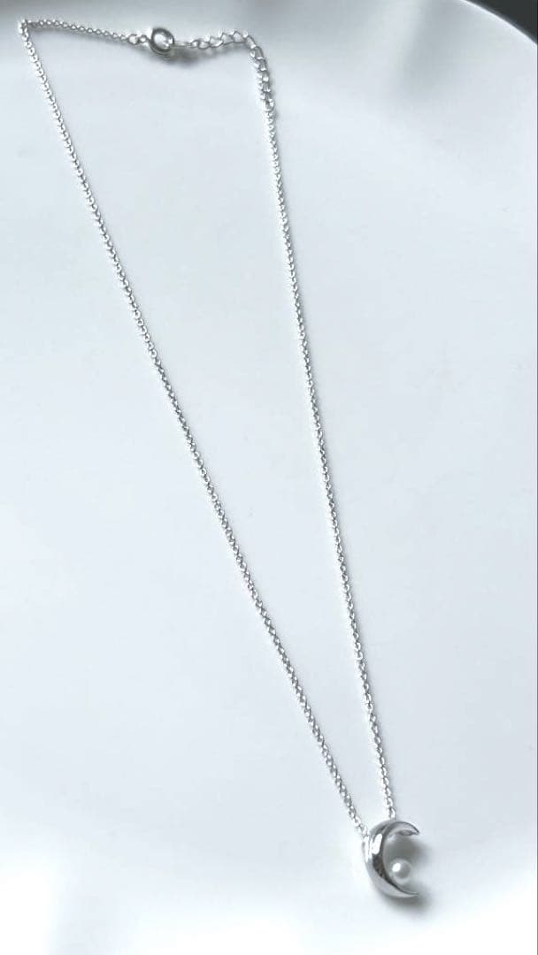 Tasaki pearl crescent necklace with genuine pearls on silver chain, adjustable 42 cm length