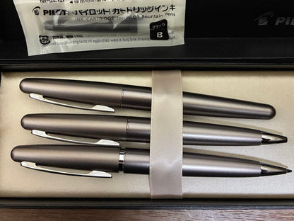 PILOT 3-piece set with fountain pen, ballpoint pen, and mechanical pencil in clean packaging