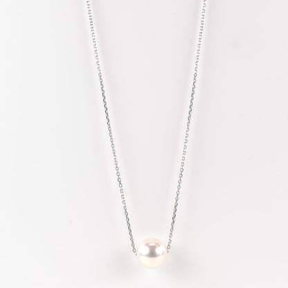 White gold necklace featuring a single 7.8mm Akoya pearl with a sliding adjuster on a 44cm chain