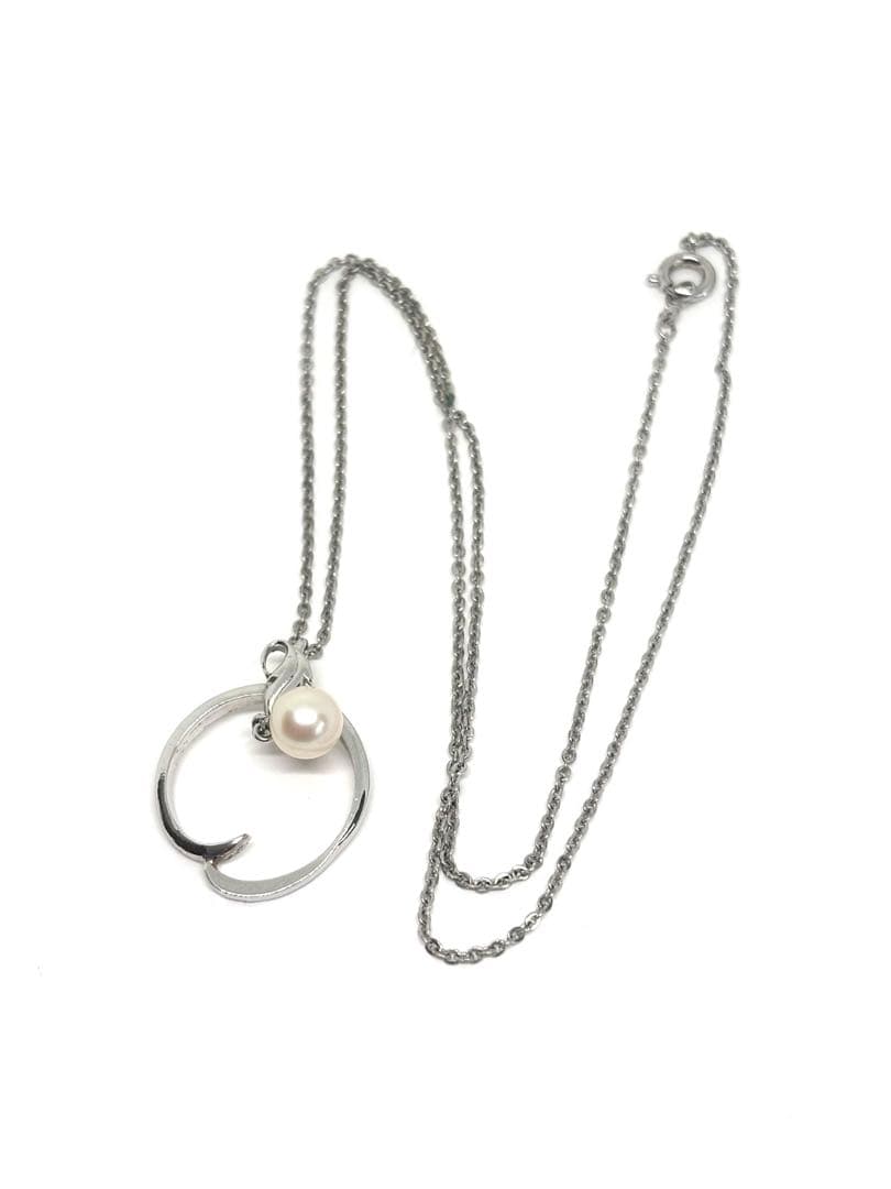 Mikimoto Akoya Pearl Pendant Necklace with 46cm chain and 2.7x2.0cm pearl pendant