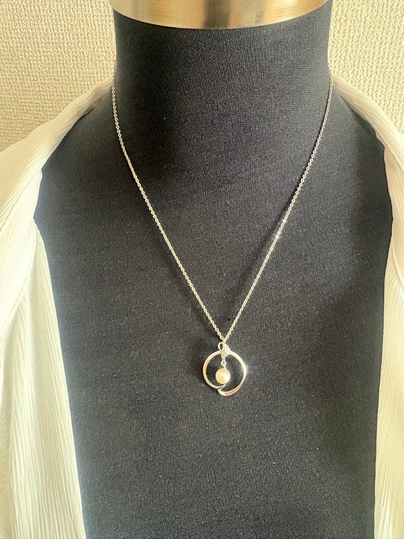 Mikimoto Akoya Pearl Pendant Necklace with 46cm chain and 2.7x2.0cm pearl pendant