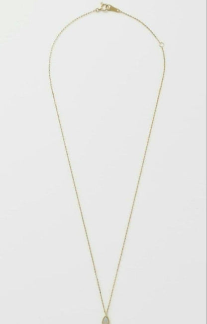 Agat K10 gold necklace with opal pendant measuring 0.6 x 0.4 cm on 40 cm chain