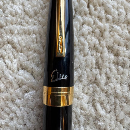 Used PILOT Elite fountain pen with 18K 750 gold material and no ink included