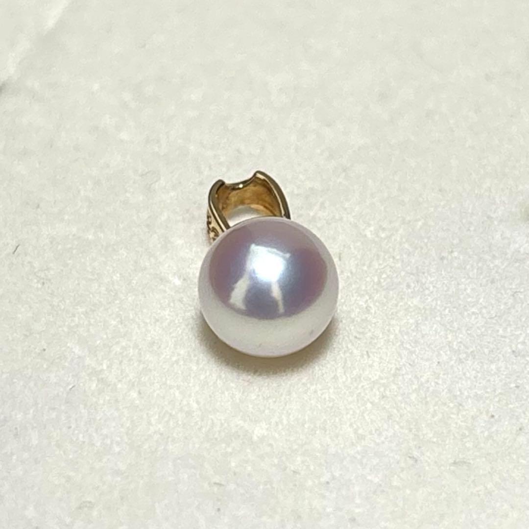 Close-up of a Pink White Akoya Pearl Necklace with 7.5mm pearls on a white background