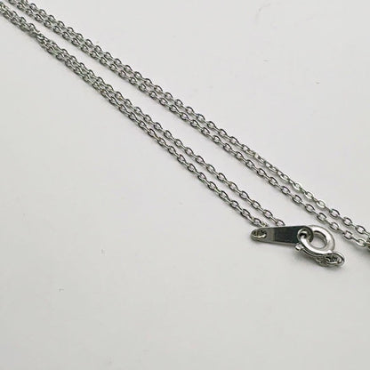 MIKIMOTO Necklace featuring 5mm pearls with 2.7cm pendant and 43cm chain in elegant design