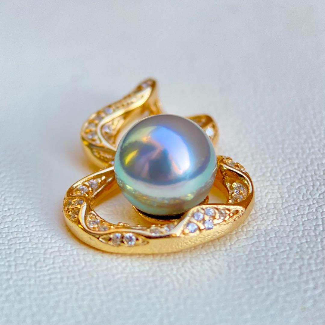 Honmatsu Akoya pearl pendant featuring a 7.28mm round blue tone pearl with S925 18K finish