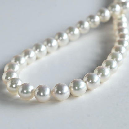 Highest grade Aurora Hanadama Tazaki Akoya pearl necklace with 7.5mm round pearls and silver clasp