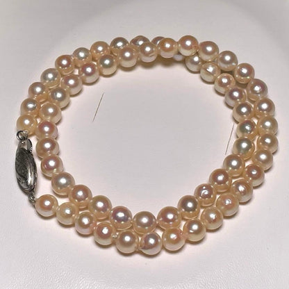 Kohaku pearl necklace with 6.0-6.4mm white round pearls and silver chain length 39.9cm
