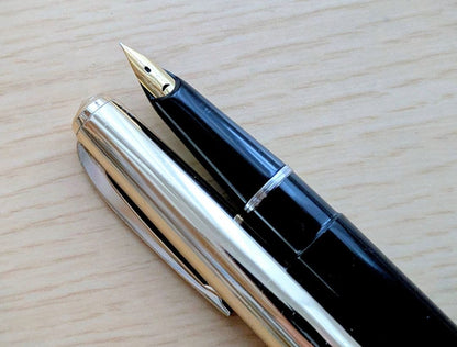 Pilot Super 100 fountain pen with 14K fine gold nib and cap with movable clip