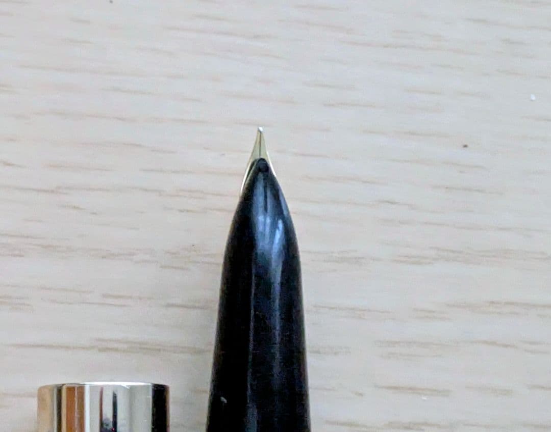Pilot Super 100 fountain pen with 14K fine gold nib and cap with movable clip
