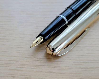Pilot Super 100 fountain pen with 14K fine gold nib and cap with movable clip