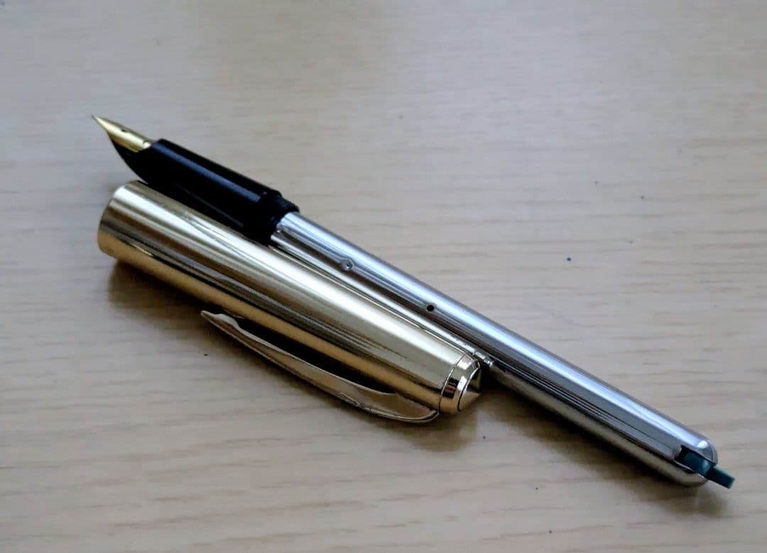 Pilot Super 100 fountain pen with 14K fine gold nib and cap with movable clip