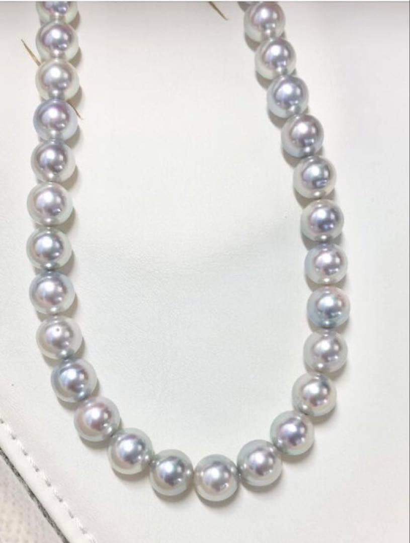 Akoya pearl necklace with light gray semi-round pearls sized 8.0-8.5mm, approximately 39cm long with certification