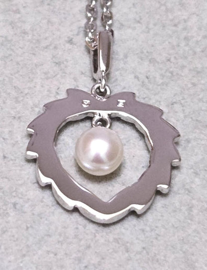 MIKIMOTO Akoya pearl silver necklace, 38 centimeters long with lustrous pearls