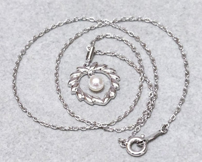 MIKIMOTO Akoya pearl silver necklace, 38 centimeters long with lustrous pearls