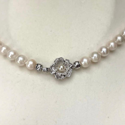 Aoyama white Akoya pearl necklace with round 7.0-7.5mm pearls and silver engraving