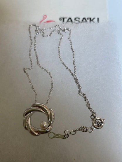 TASAKI Flora Pearl Necklace Pendant featuring a 4mm freshwater pearl and adjustable 38-41cm chain with removable top