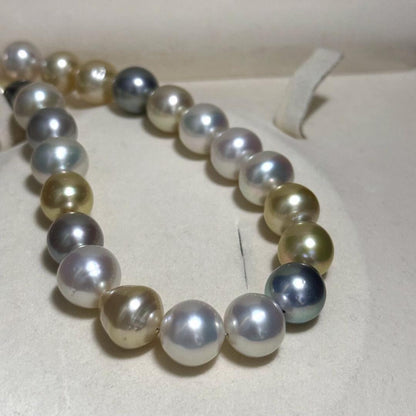 Nan'yō multi-color pearl necklace featuring 9.0-12.5mm pearls on a 43cm sterling silver chain